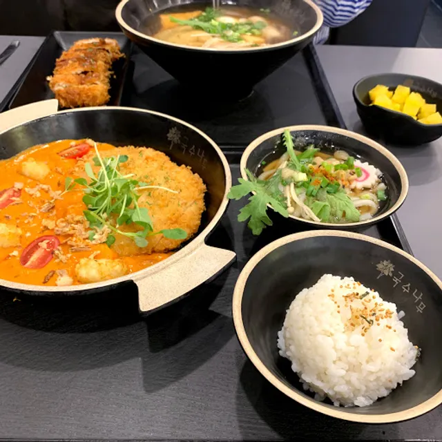 국수나무 경남대점