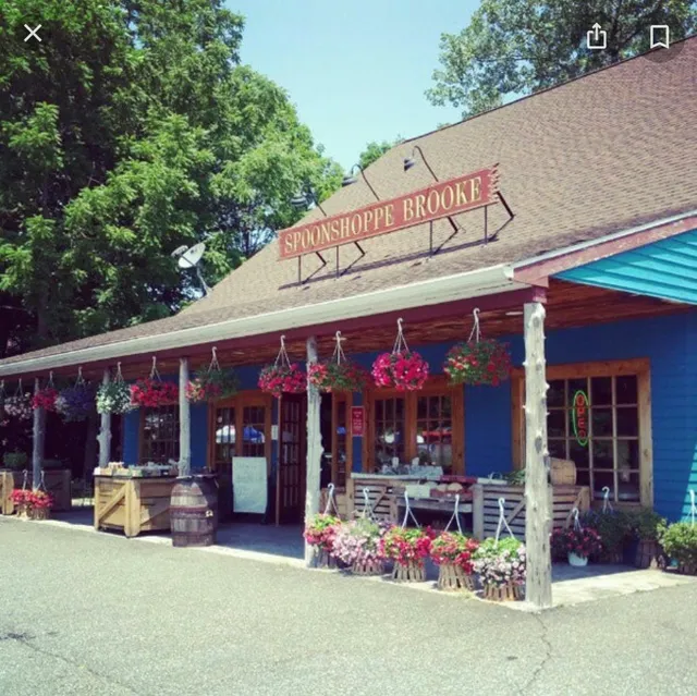 Bousquet’s Fruit Bouquets & Sweet Shoppe