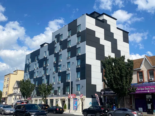 Hotel liberty inn & suites