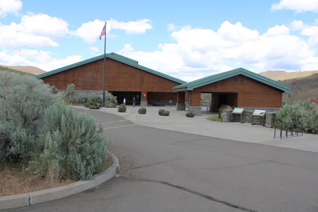 Thomas Condon Visitor Center