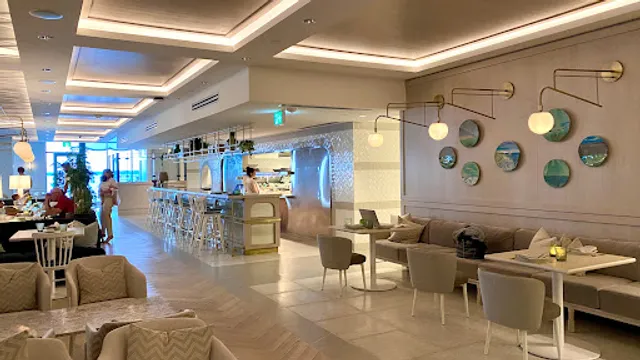 Isabelle Restaurant & Lounge