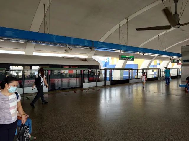 Aljunied MRT Station (EW9)