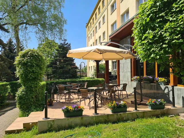 BARON. HOTEL, RESTAURACJA. Wesela, imprezy okolicznościowe, Lubin.