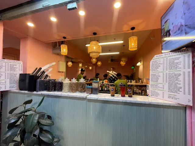 Tottos pizza -Brigade road