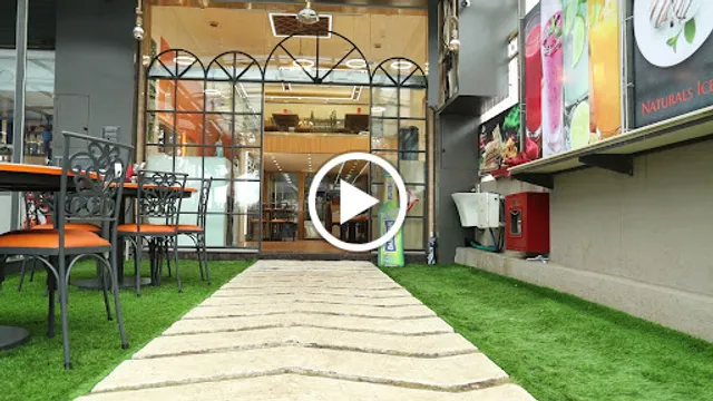 Mr Krisper Cafe and Lounge