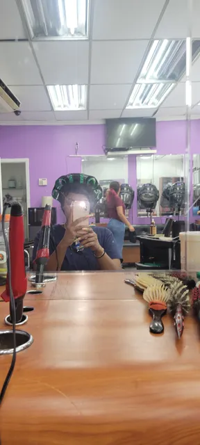 Carmen's Beauty Salon Unisex