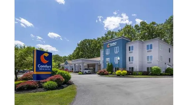 Comfort Inn & Suites Saratoga Springs