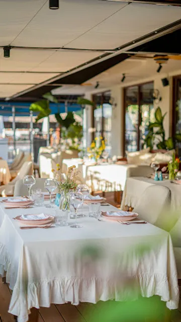 El Jardin Steakhouse by Andrea Peresthu