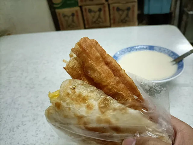 The original Xiyuan bridge under the sesame seed fried dough sticks
