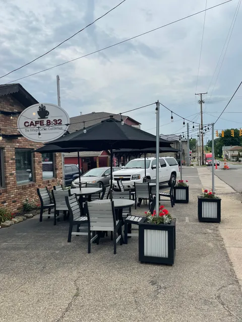 Cafe 8:32 - Wilmot, OH