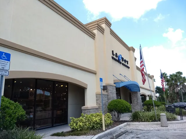 La-Z-Boy Home Furnishings & Decor