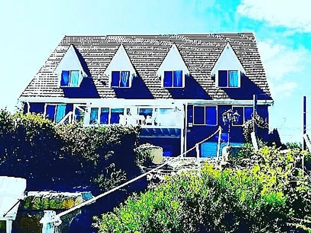 AppleBay Guest House