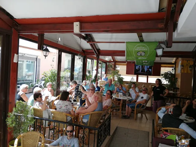 Pietra Snack Bar Cafe