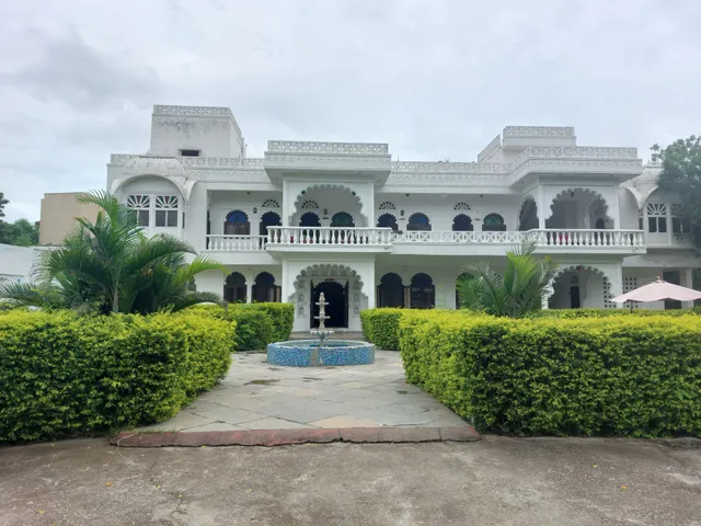 Bonjour paradise resort