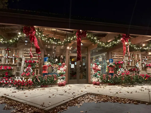 Royer's Flowers & Gifts