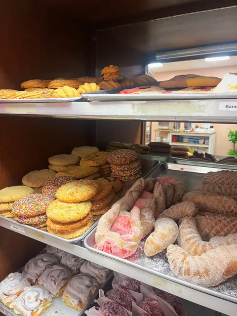 Callejón del Beso Bakery