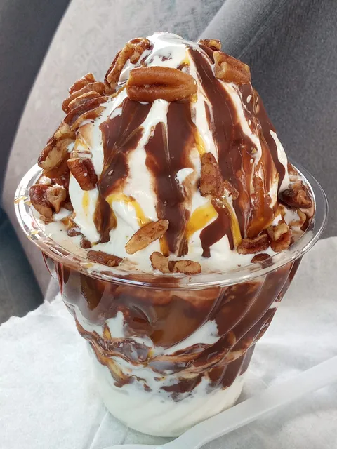 Corner Ice Cream Shop