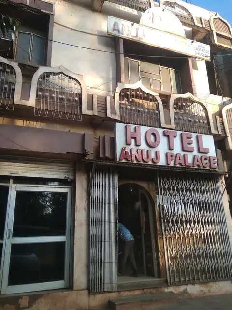 Hotel Anuj Palace