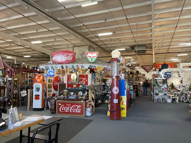 Brass Armadillo Antique Mall - Kansas City