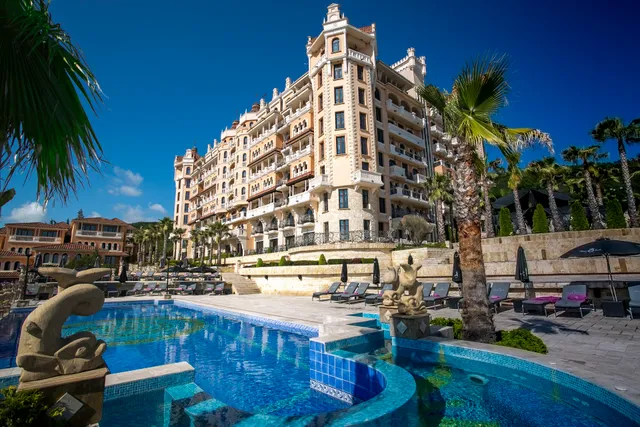 Royal Castle Hotel & Spa