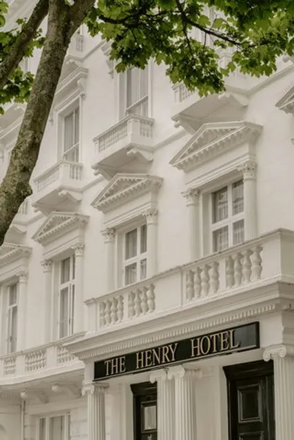 The Henry Hotel Bayswater, Sonder