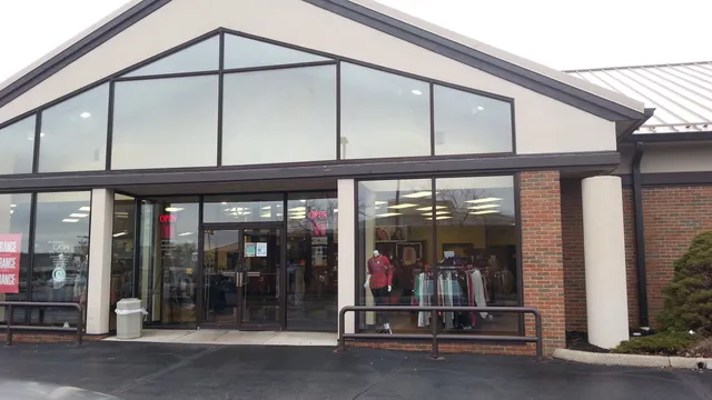 Clothes Mentor Columbus, OH