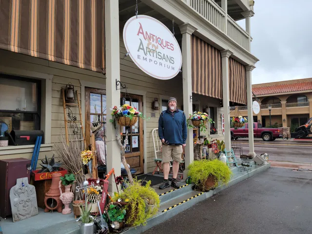 Wickenburg Antiques & Artisans