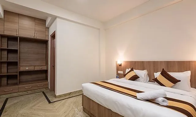 FabHotel Platinum Inn