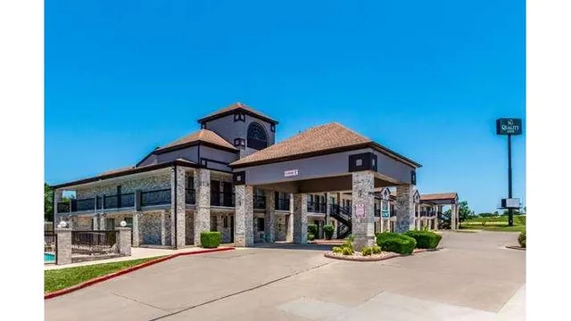 Quality Inn I-10 East near Frost Bank Center