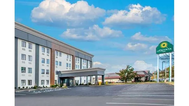 La Quinta Inn by Wyndham St. Louis Hazelwood - Airport North