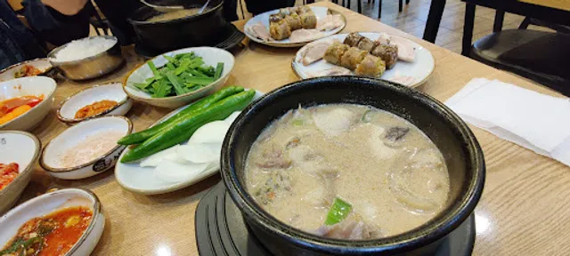 신의주찹쌀순대 서초역점