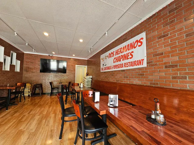 Dos Hermanos Chapines thai guatemala pupuseria restaurante