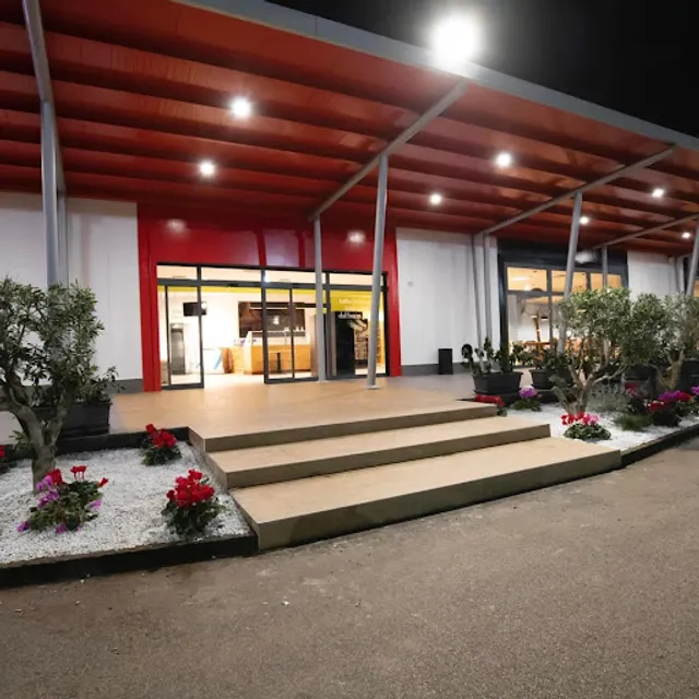 Ristorante e pizzeria a Volla, ideale per famiglie e compleanni. Pizza napoletana, fritti, qualità e comfort.