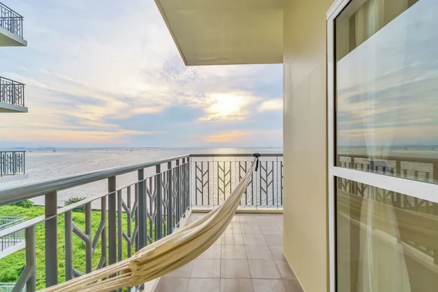 Bayshore Luxe by Prime