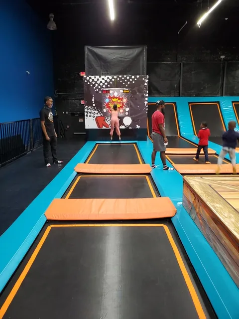 EVENT ZONA BOWL / REBOUND TRAMPOLINE PARK