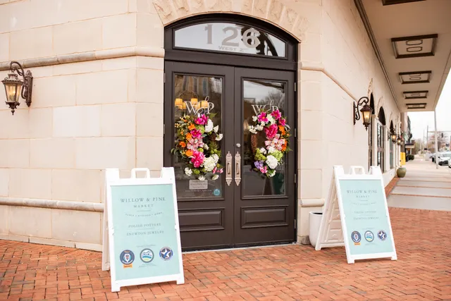 Willow and Pine Market