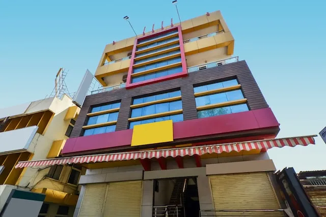 OYO 2453 Hotel Mangesh Plaza