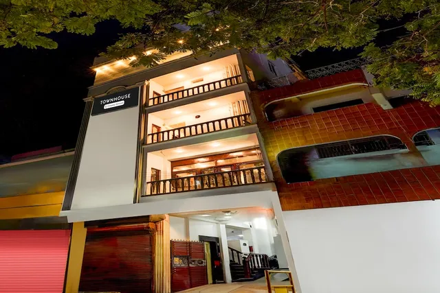 Super Townhouse White Town Near Rock Beach formerly Prakasam Residency