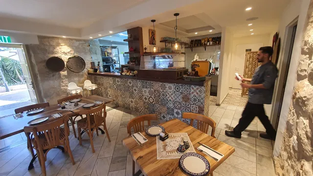 Al-Liwan Cafe and Restaurant