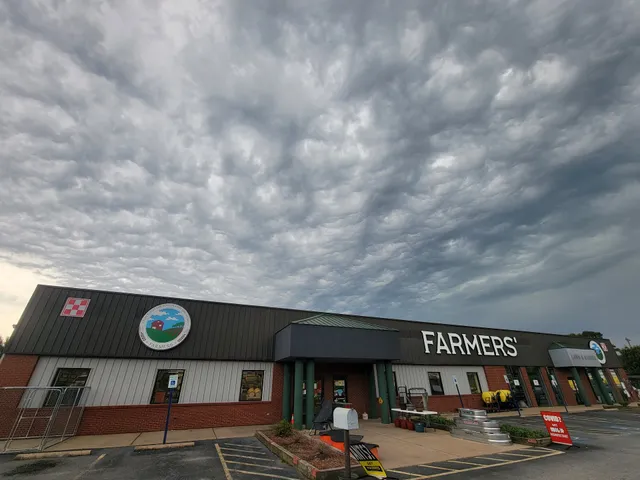 Farmers' Association- Benton