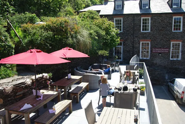 The Long Bar & Restaurant