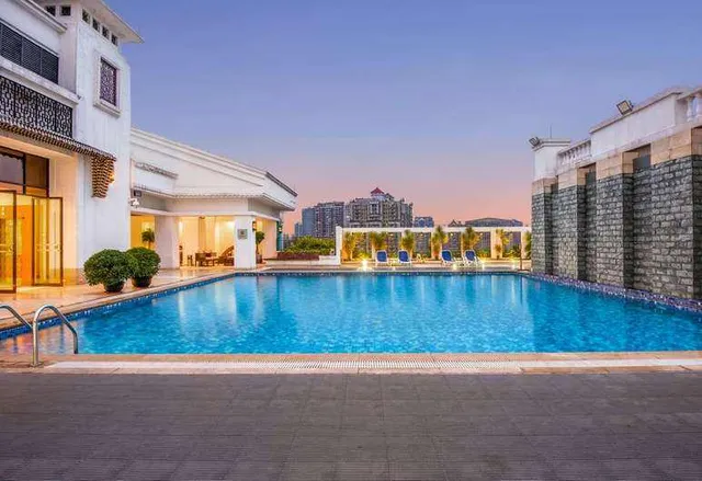 Xcellent Shifu Hotel