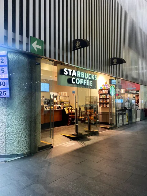 Starbucks T2-Llegadas - PB