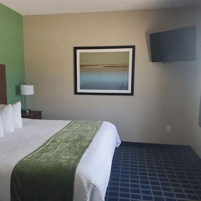 Brookstone Lodge & Suites