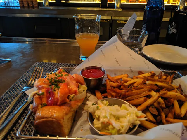 The LOCAL Kitchen & Drinks Waltham