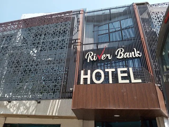 Hotel River Bank