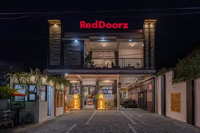 RedDoorz near Kampung Inggris Pare