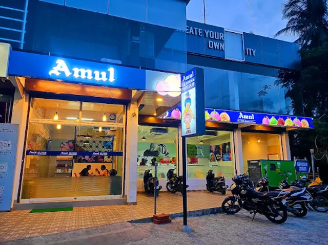 Mummy Daddy Hotel & MD Cafe