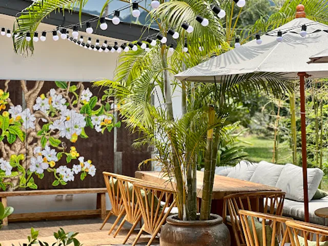 Lou Lou Eatery and Bar