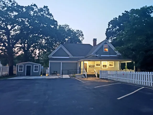 The Gallery House Bed & Breakfast, LLC